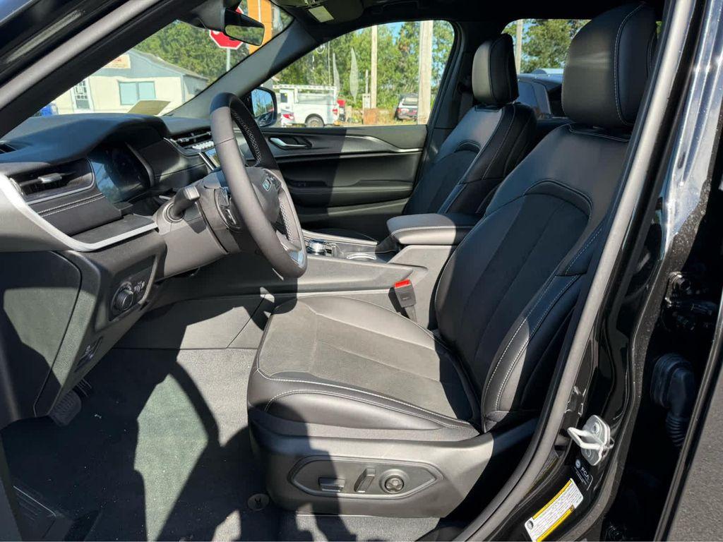 new 2025 Jeep Grand Cherokee L car, priced at $47,575