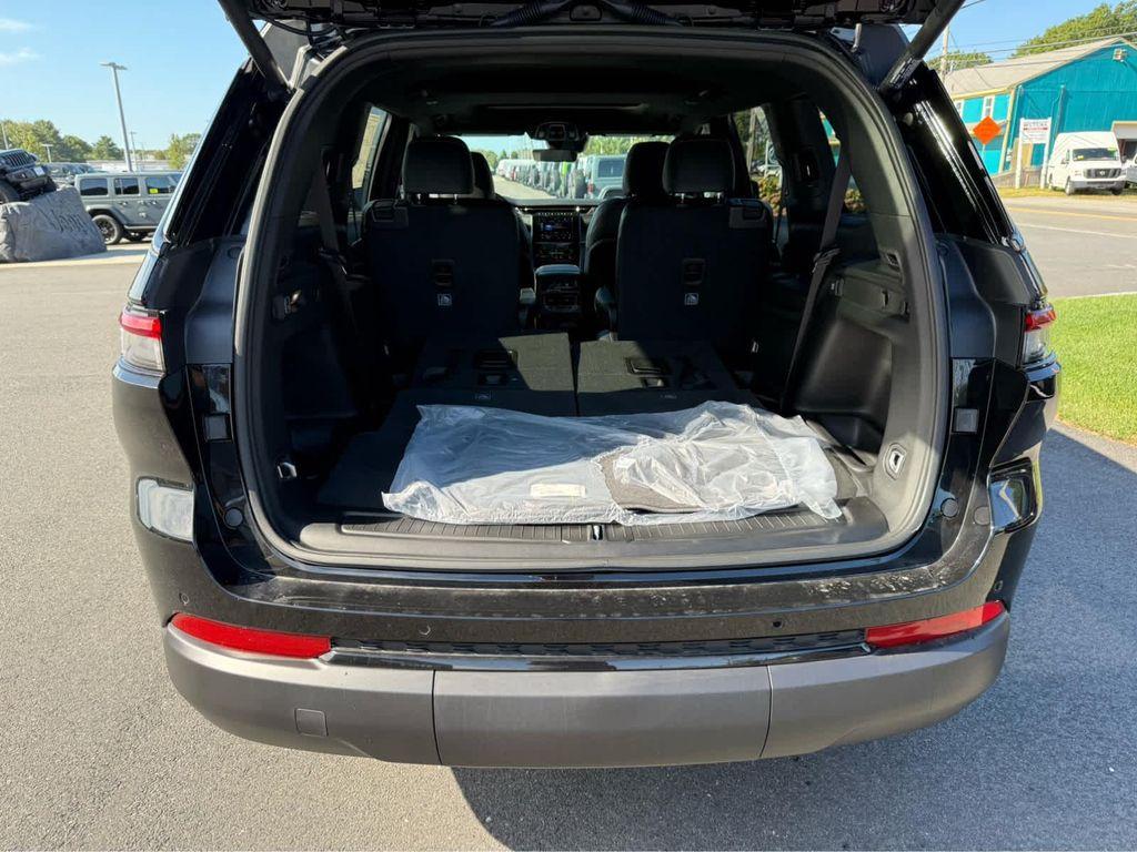 new 2025 Jeep Grand Cherokee L car, priced at $47,575