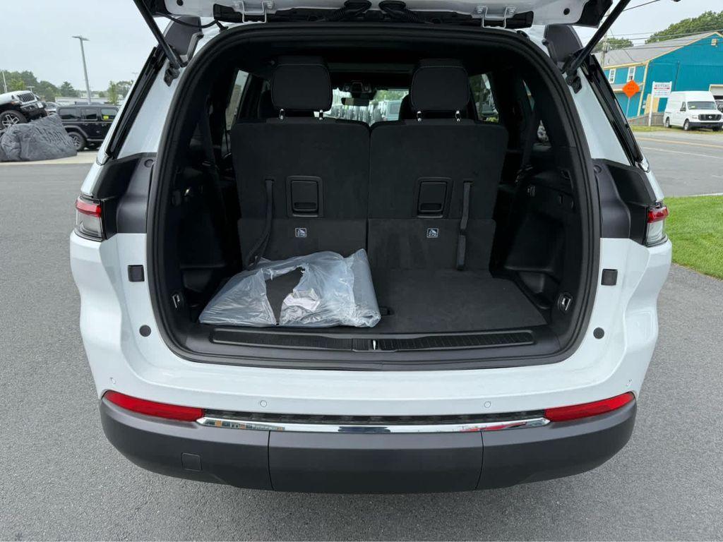 new 2025 Jeep Grand Cherokee L car, priced at $39,500