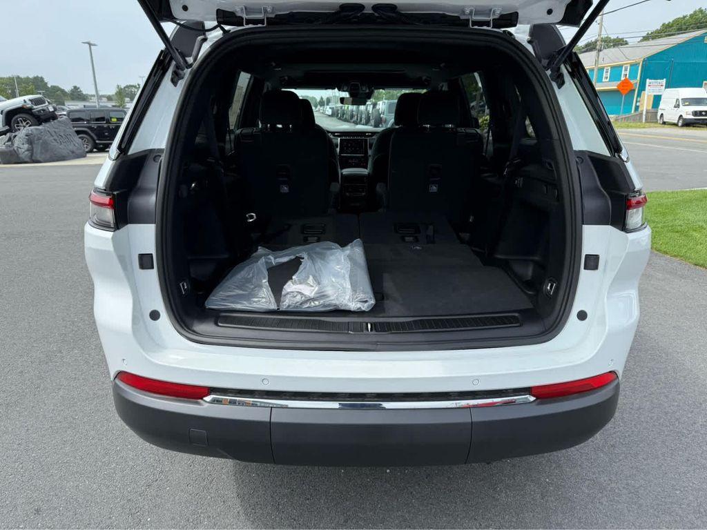 new 2025 Jeep Grand Cherokee L car, priced at $39,500