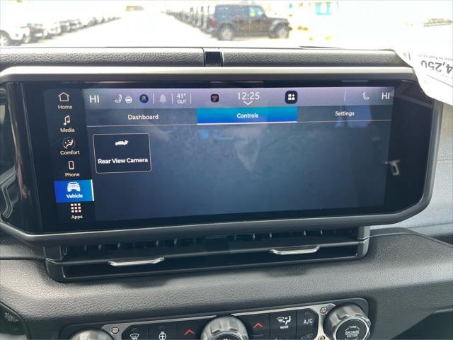 new 2025 Jeep Gladiator car, priced at $47,575