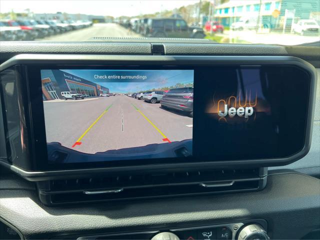 new 2025 Jeep Gladiator car, priced at $46,440