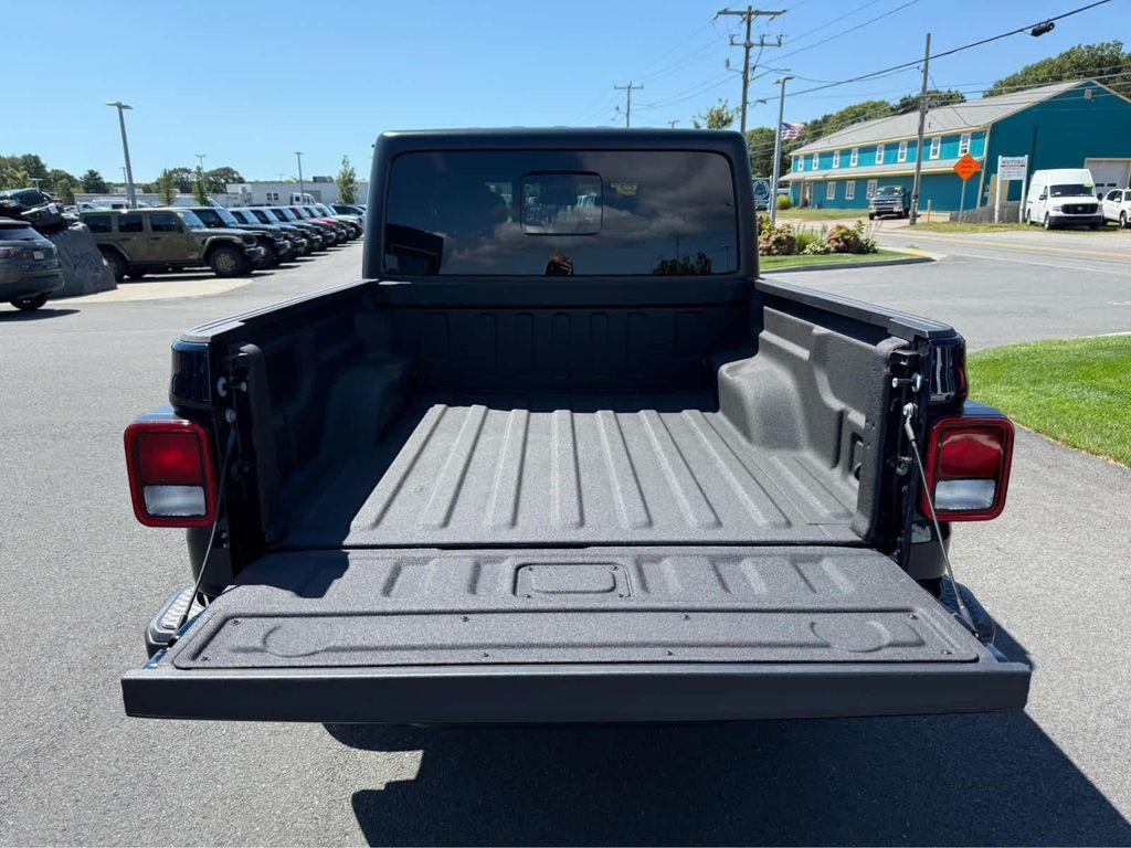 used 2025 Jeep Gladiator car, priced at $41,975