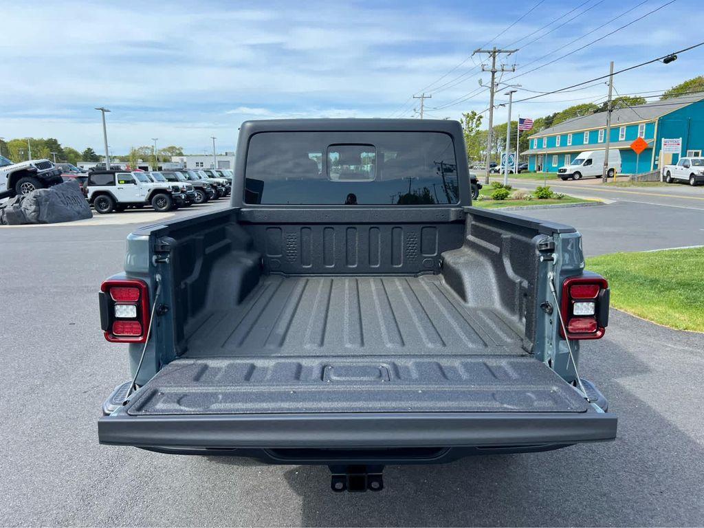 new 2025 Jeep Gladiator car, priced at $44,750
