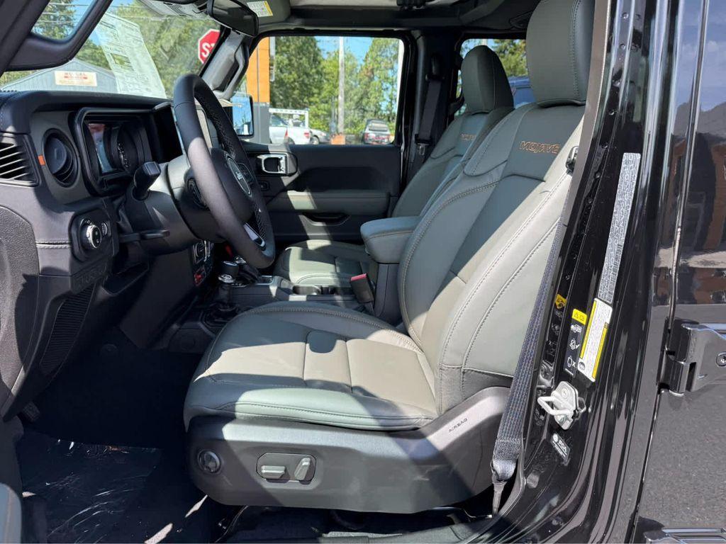 new 2025 Jeep Gladiator car, priced at $52,300