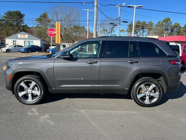 used 2024 Jeep Grand Cherokee car, priced at $41,375