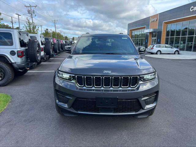 new 2025 Jeep Grand Cherokee car, priced at $43,970