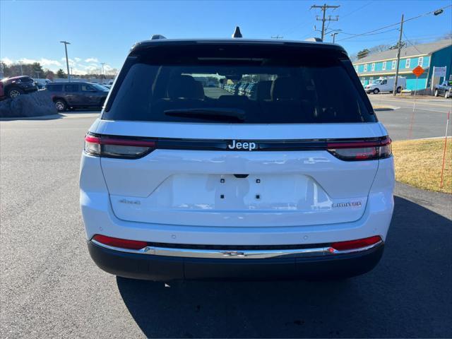 new 2025 Jeep Grand Cherokee car, priced at $48,215