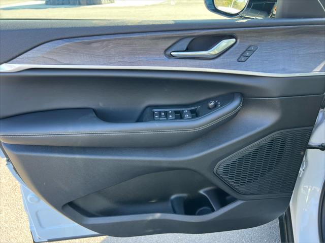 new 2025 Jeep Grand Cherokee L car, priced at $51,275