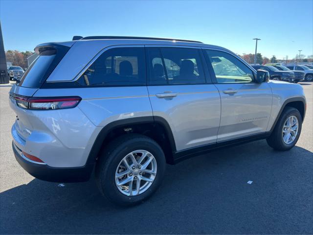 new 2025 Jeep Grand Cherokee car, priced at $42,970