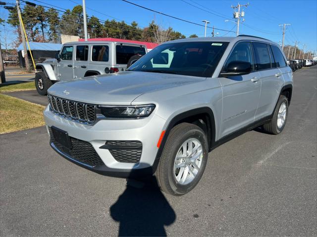 new 2025 Jeep Grand Cherokee car, priced at $42,970