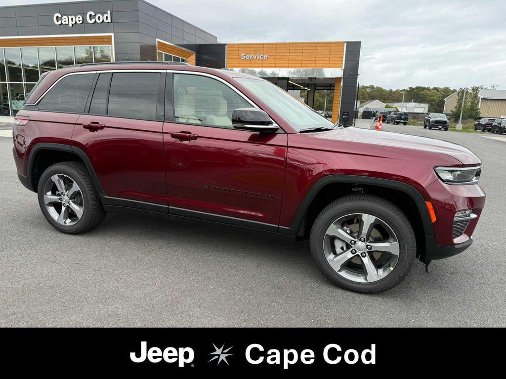 new 2025 Jeep Grand Cherokee car, priced at $48,750