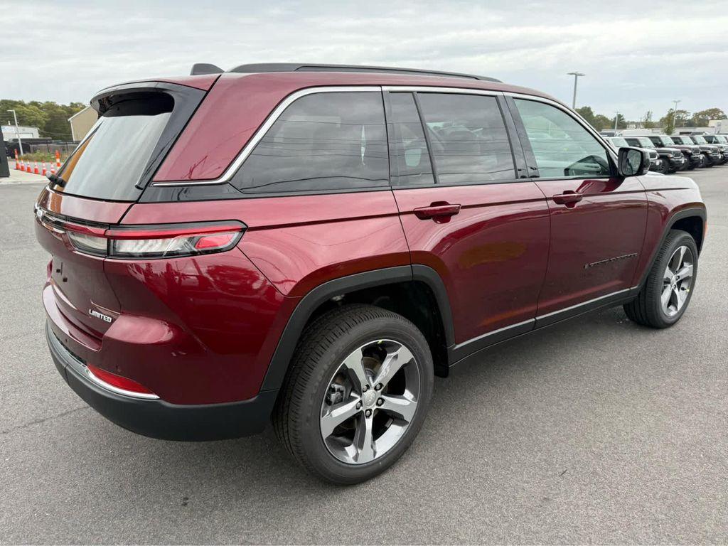 new 2025 Jeep Grand Cherokee car, priced at $48,750