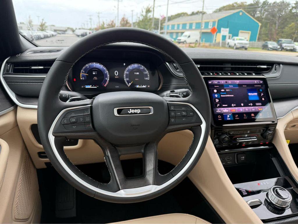 new 2025 Jeep Grand Cherokee car, priced at $48,750