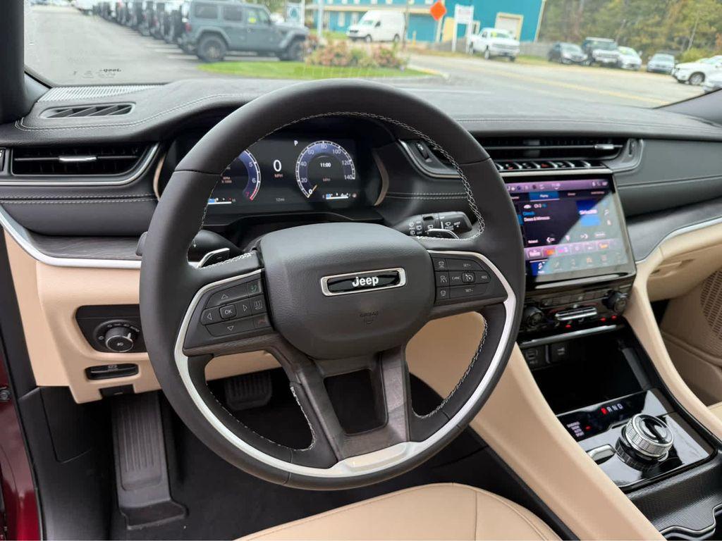 new 2025 Jeep Grand Cherokee car, priced at $48,750