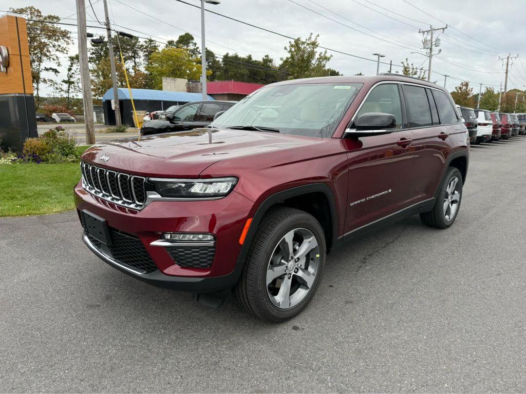 new 2025 Jeep Grand Cherokee car, priced at $48,750