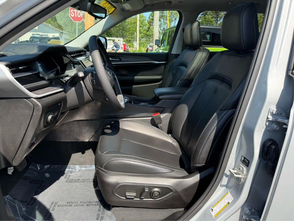 used 2023 Jeep Grand Cherokee 4xe car, priced at $28,475
