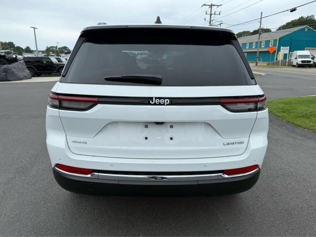 new 2025 Jeep Grand Cherokee car, priced at $47,175