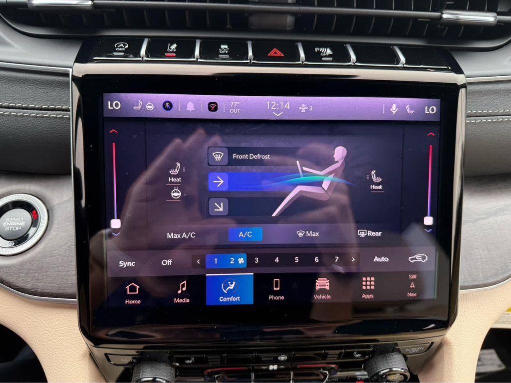 new 2025 Jeep Grand Cherokee car, priced at $47,175