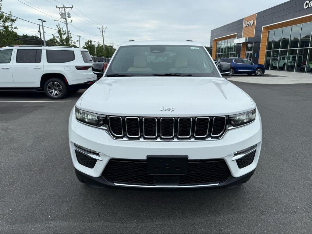 new 2025 Jeep Grand Cherokee car, priced at $47,175