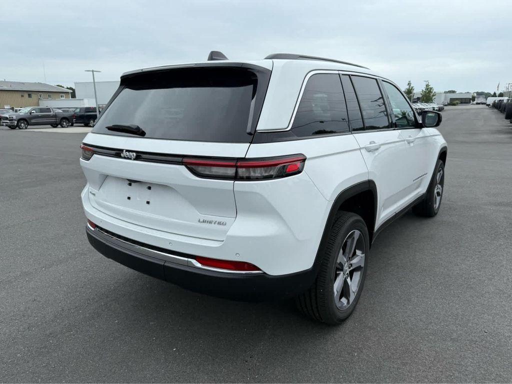 new 2025 Jeep Grand Cherokee car, priced at $47,175