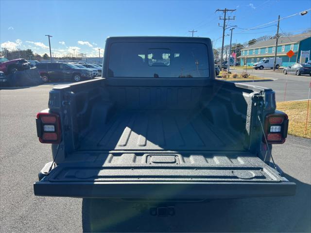 new 2025 Jeep Gladiator car, priced at $49,734