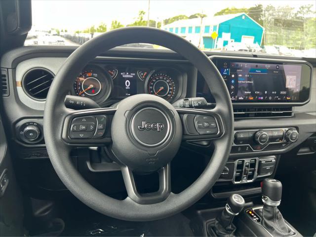 new 2025 Jeep Wrangler car, priced at $47,070