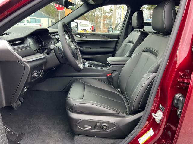 new 2025 Jeep Grand Cherokee car, priced at $49,775
