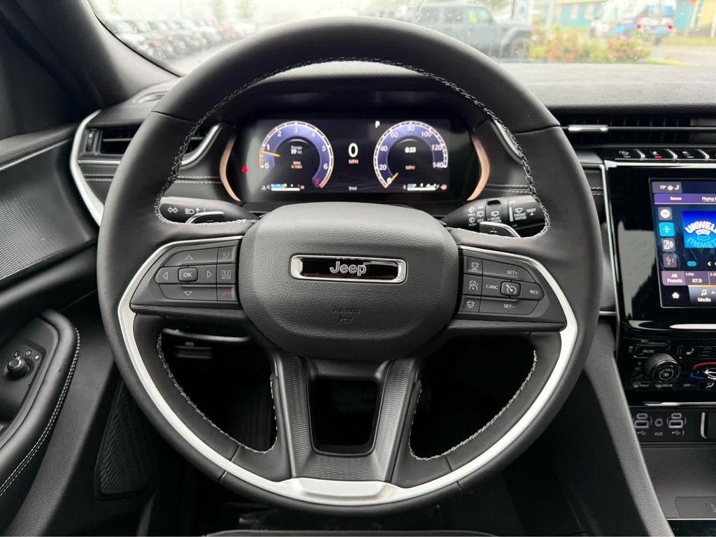 new 2025 Jeep Grand Cherokee car, priced at $43,750