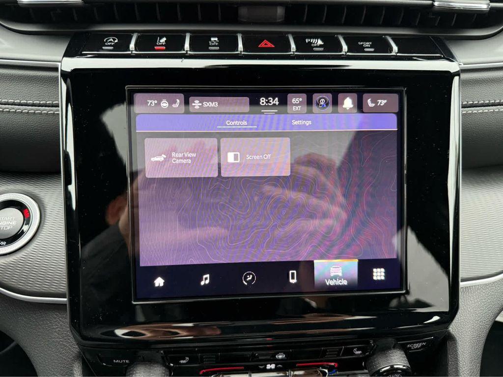 new 2025 Jeep Grand Cherokee car, priced at $43,750