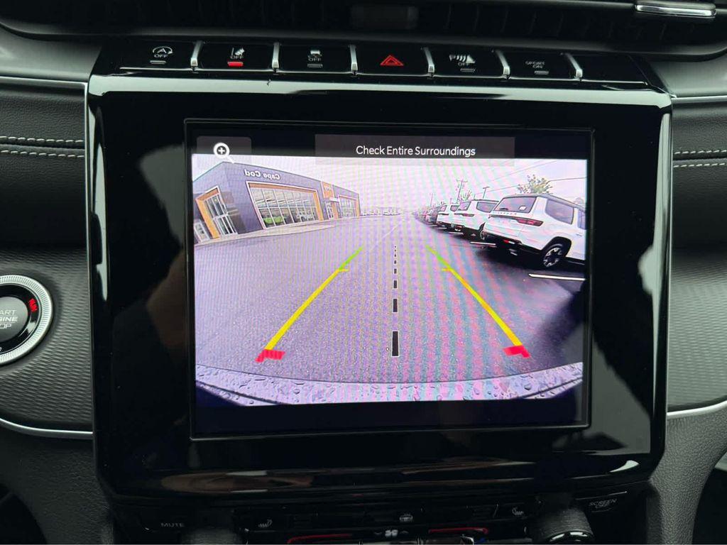 new 2025 Jeep Grand Cherokee car, priced at $43,750