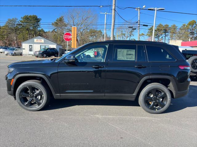 new 2025 Jeep Grand Cherokee car, priced at $47,175