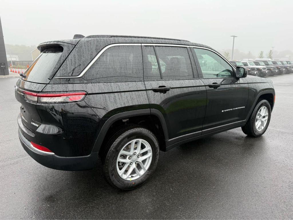 new 2025 Jeep Grand Cherokee car, priced at $37,950