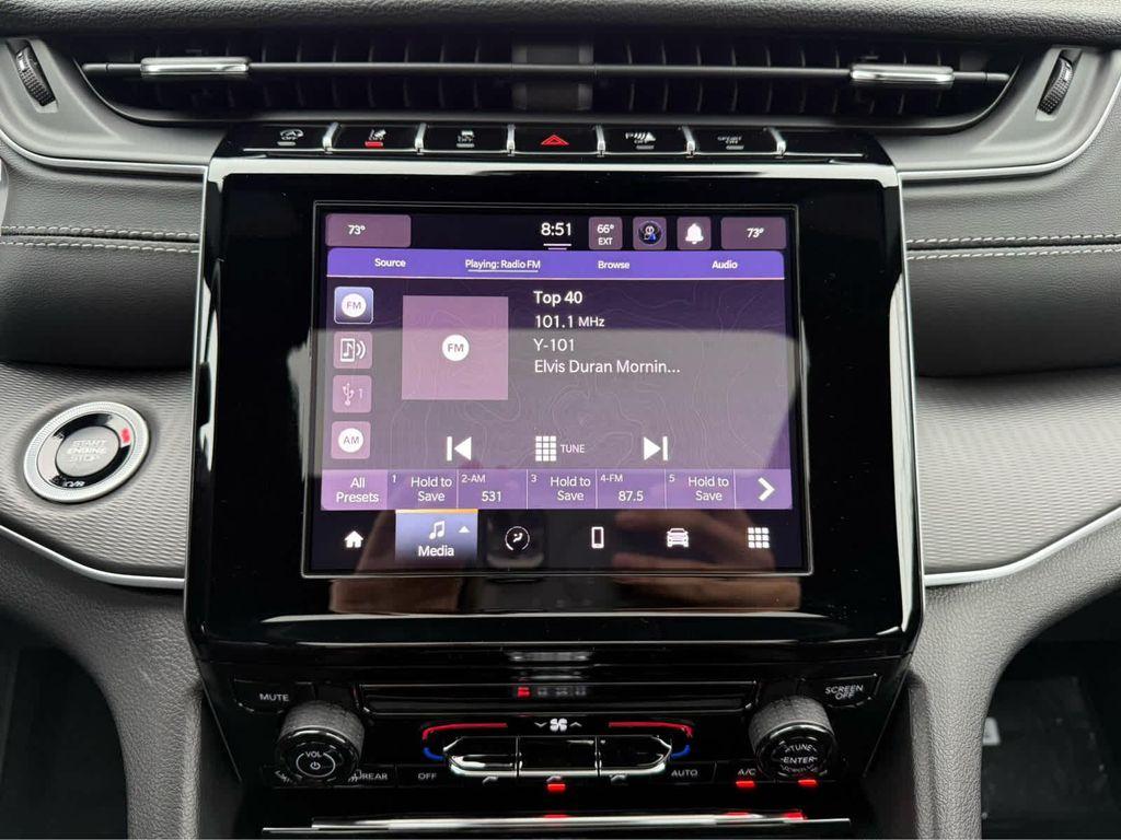 new 2025 Jeep Grand Cherokee car, priced at $37,950