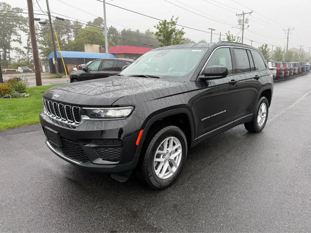 new 2025 Jeep Grand Cherokee car, priced at $37,950