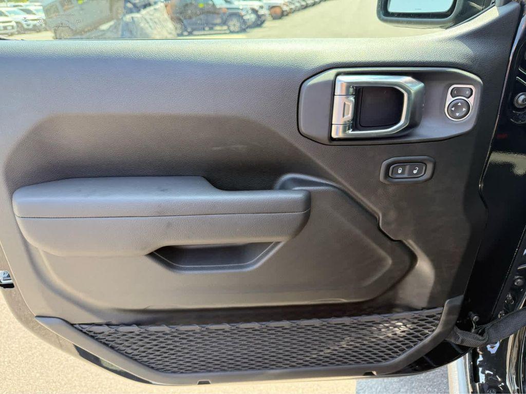 new 2025 Jeep Wrangler car, priced at $65,975