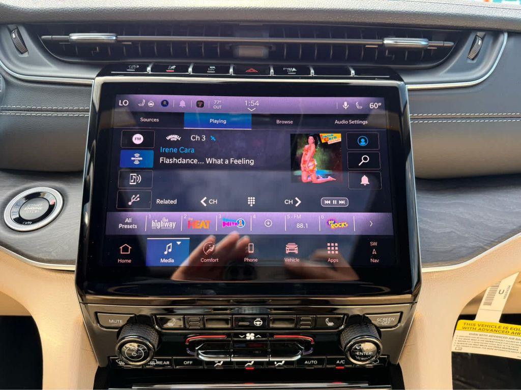 new 2025 Jeep Grand Cherokee car, priced at $46,250