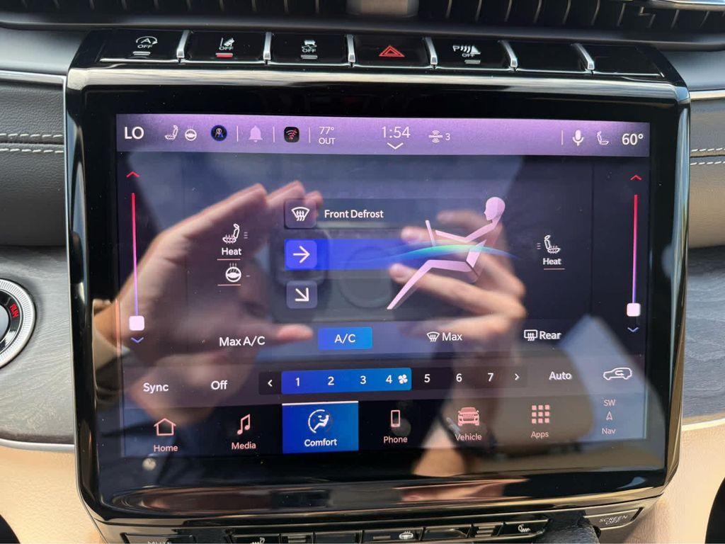 new 2025 Jeep Grand Cherokee car, priced at $46,250