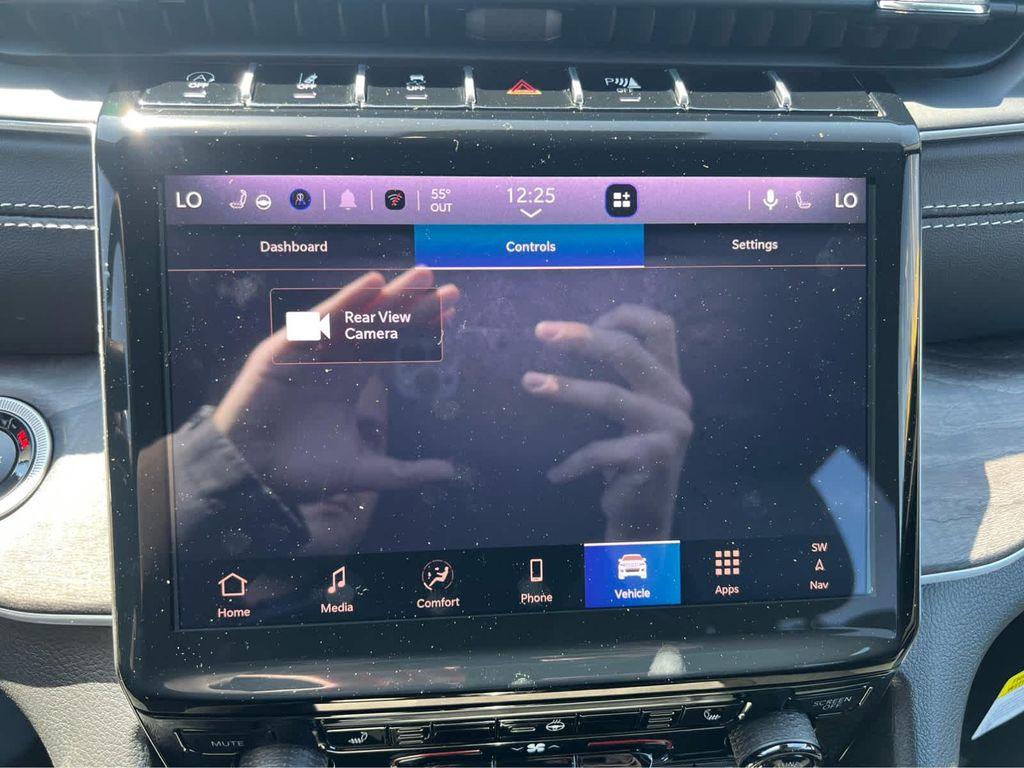 new 2025 Jeep Grand Cherokee car, priced at $47,275
