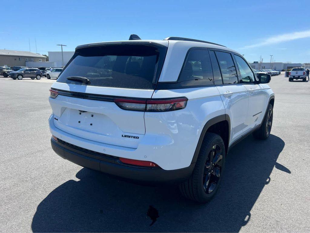 new 2025 Jeep Grand Cherokee car, priced at $47,275
