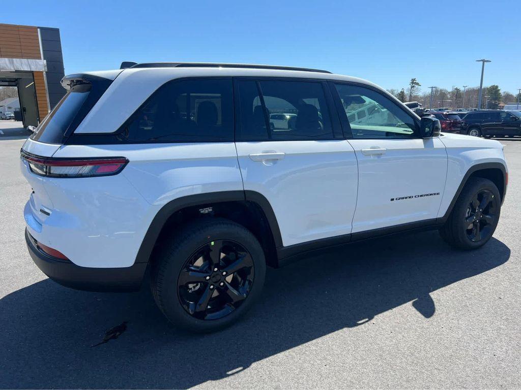 new 2025 Jeep Grand Cherokee car, priced at $47,275