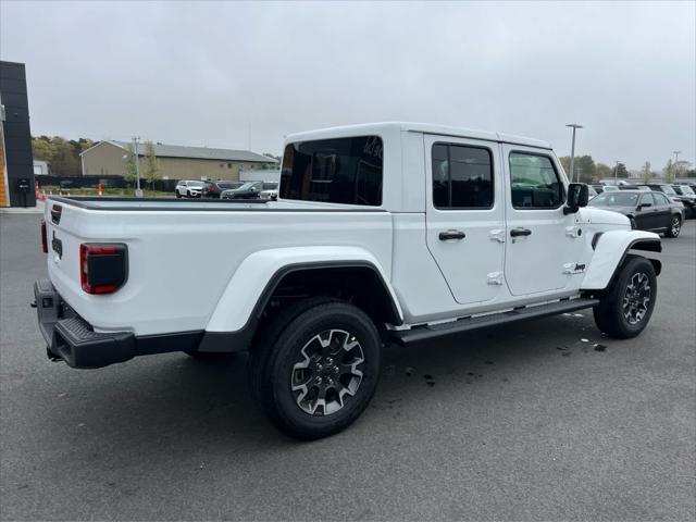 new 2025 Jeep Gladiator car, priced at $54,670