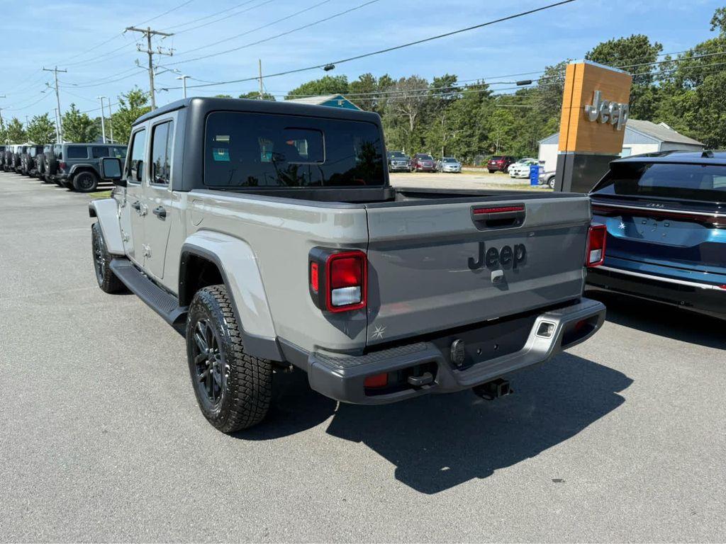used 2022 Jeep Gladiator car, priced at $30,975