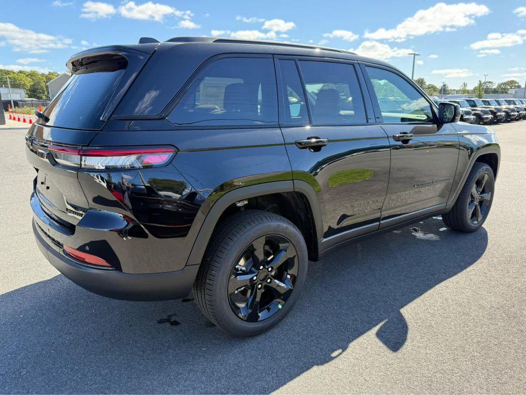 new 2025 Jeep Grand Cherokee car, priced at $48,450