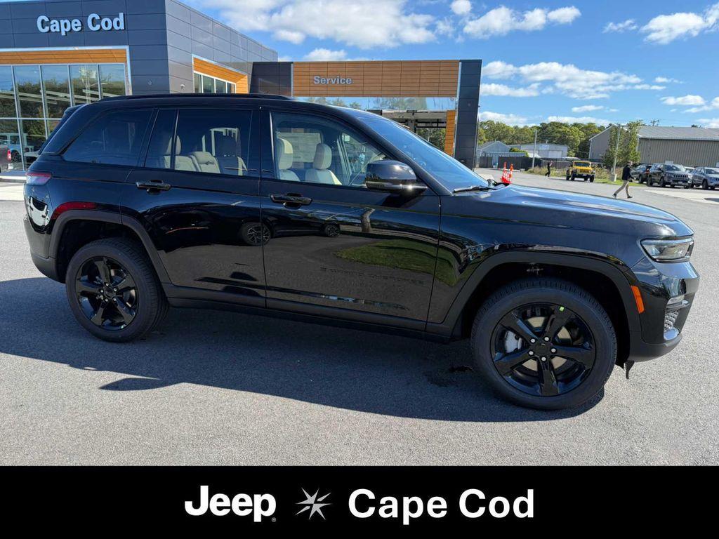 new 2025 Jeep Grand Cherokee car, priced at $48,450