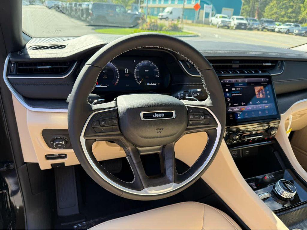 new 2025 Jeep Grand Cherokee car, priced at $48,450