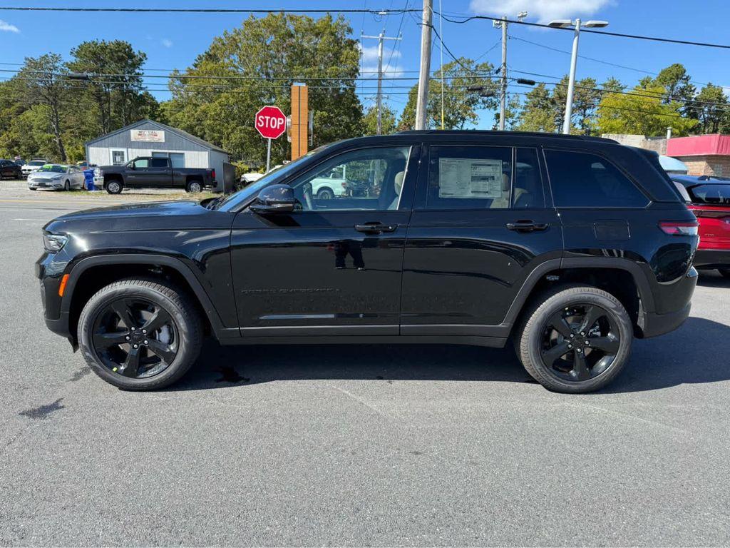 new 2025 Jeep Grand Cherokee car, priced at $48,450