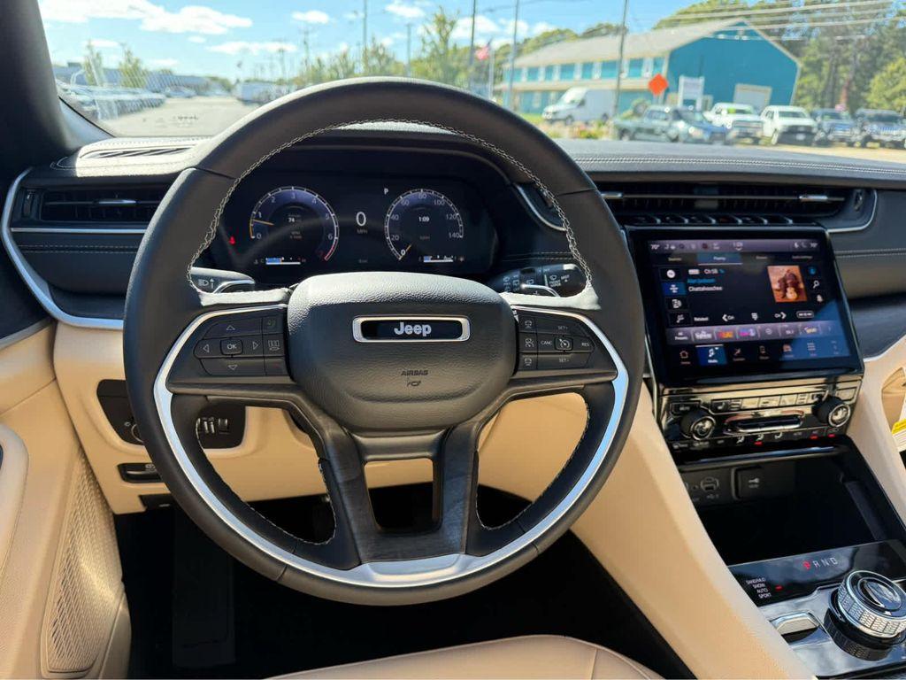 new 2025 Jeep Grand Cherokee car, priced at $48,450