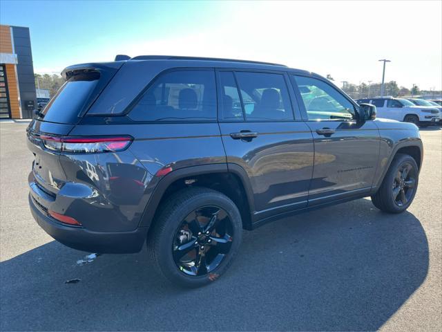 new 2025 Jeep Grand Cherokee car, priced at $47,175