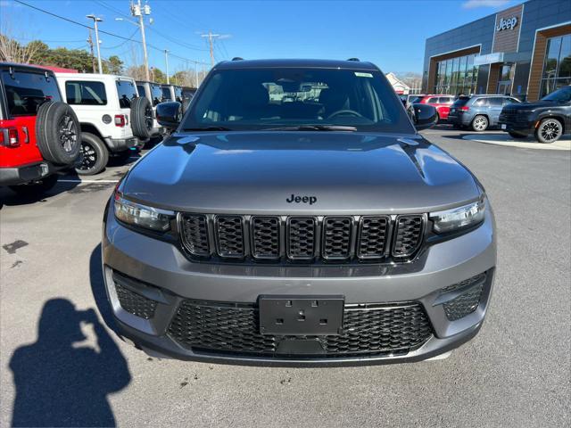 new 2025 Jeep Grand Cherokee car, priced at $47,175